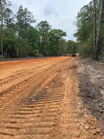 011 Thomas Richard Ln., Hattiesburg, MS 39401