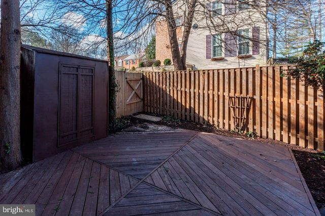 9512 MEADOW GROVE CT, Burke, VA 22015