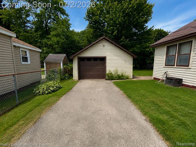 6621 Bunker Road, Burtchville, MI 48059