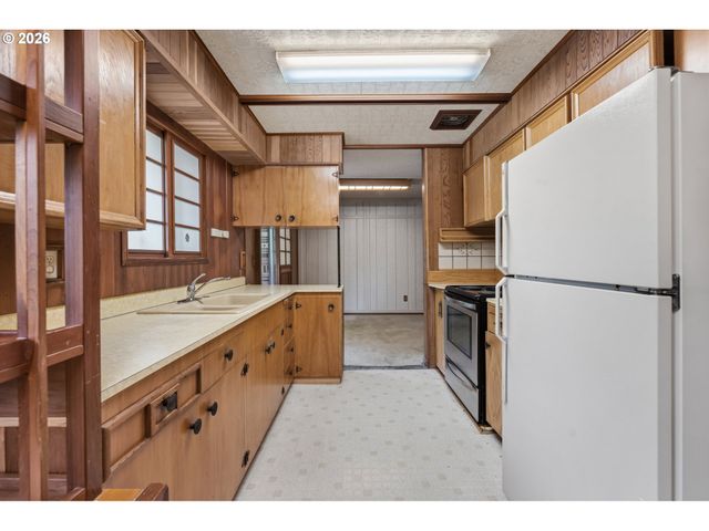 2355 Sw BALSAM Ave, Beaverton, OR 97005