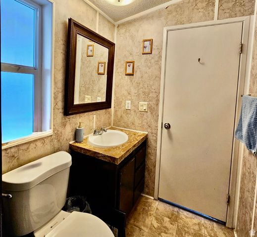 14 LAKEVIEW DR, Layton, UT 84041