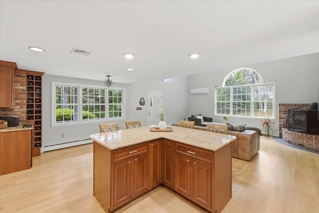 46 King St, Norfolk, MA 02056
