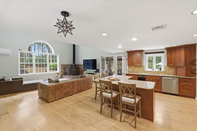 46 King St, Norfolk, MA 02056