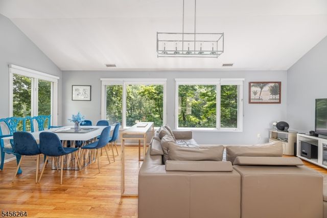 42 W Shore Dr, Vernon Twp., NJ 07462