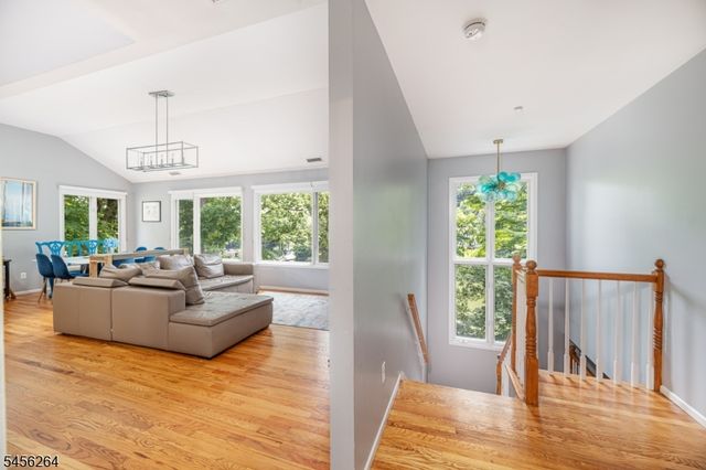 42 W Shore Dr, Vernon Twp., NJ 07462