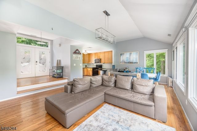 42 W Shore Dr, Vernon Twp., NJ 07462