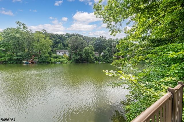 42 W Shore Dr, Vernon Twp., NJ 07462