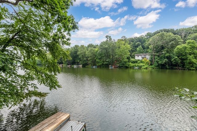42 W Shore Dr, Vernon Twp., NJ 07462