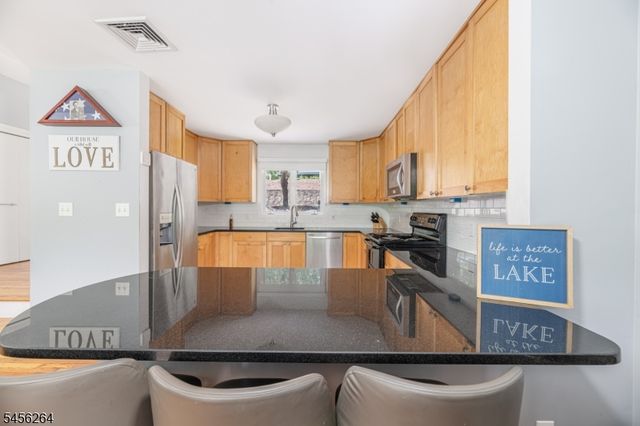 42 W Shore Dr, Vernon Twp., NJ 07462
