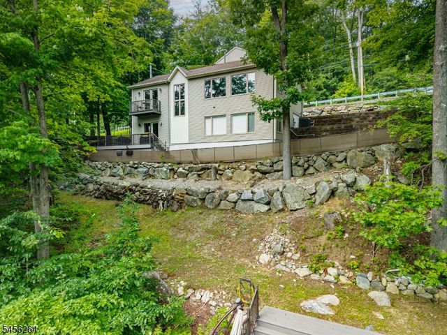 42 W Shore Dr, Vernon Twp., NJ 07462