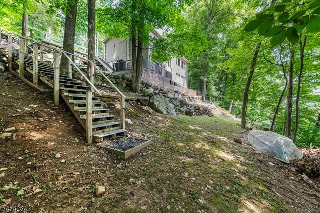42 W Shore Dr, Vernon Twp., NJ 07462