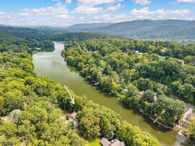 42 W Shore Dr, Vernon Twp., NJ 07462