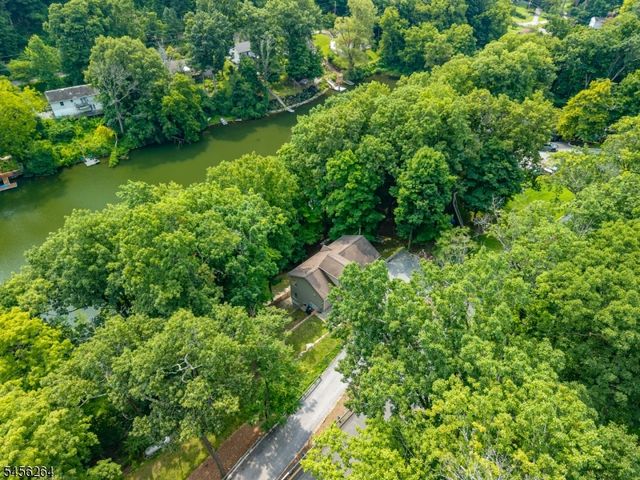 42 W Shore Dr, Vernon Twp., NJ 07462