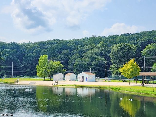 42 W Shore Dr, Vernon Twp., NJ 07462