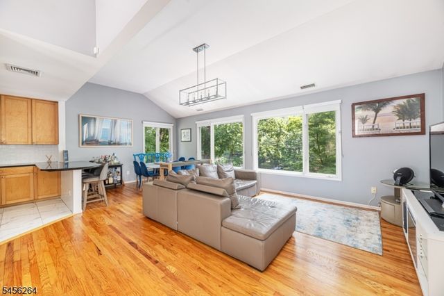 42 W Shore Dr, Vernon Twp., NJ 07462