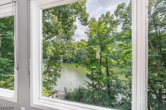 42 W Shore Dr, Vernon Twp., NJ 07462