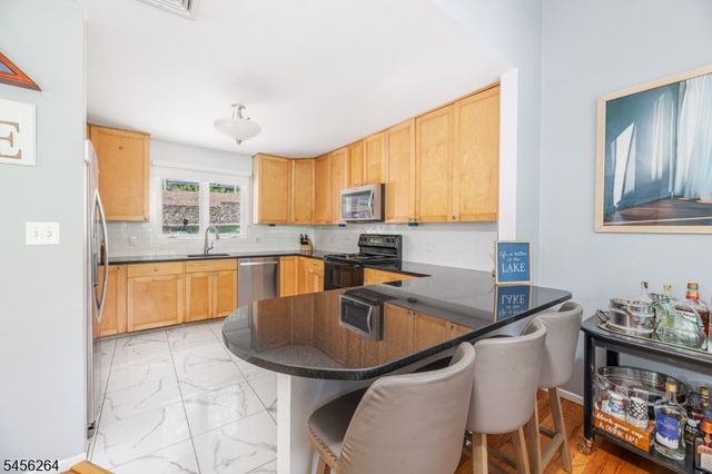 42 W Shore Dr, Vernon Twp., NJ 07462
