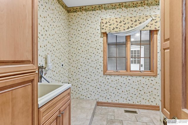 10669 Oak Park Lane, Blair, NE 68008