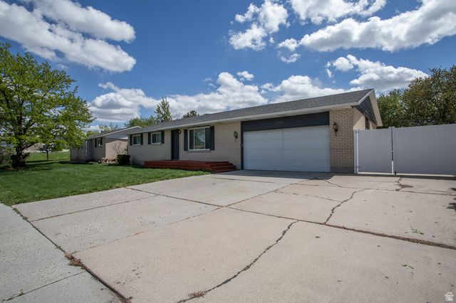 3305 W PAULA ANN ST, Taylorsville, UT 84129