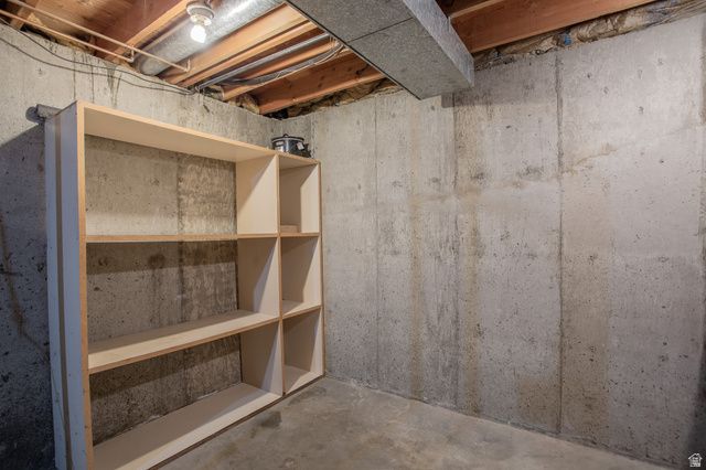 3305 W PAULA ANN ST, Taylorsville, UT 84129