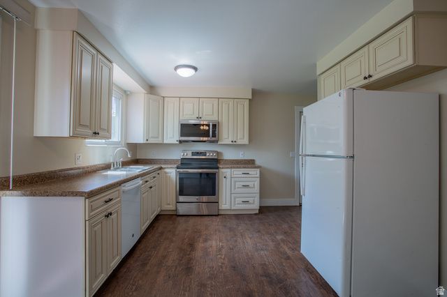 3305 W PAULA ANN ST, Taylorsville, UT 84129