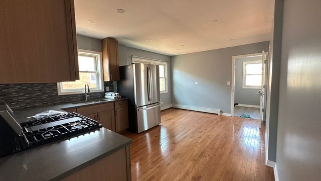 5404 N Central Avenue 2, Chicago, IL 60630