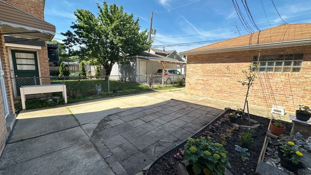 5404 N Central Avenue 2, Chicago, IL 60630