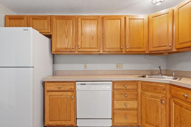 9 Green Briar Rd 9, Fitchburg, MA 01420