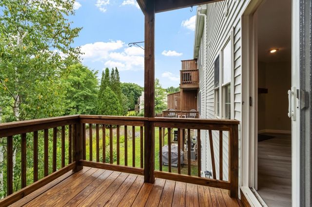 9 Green Briar Rd 9, Fitchburg, MA 01420