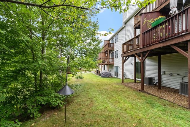 9 Green Briar Rd 9, Fitchburg, MA 01420