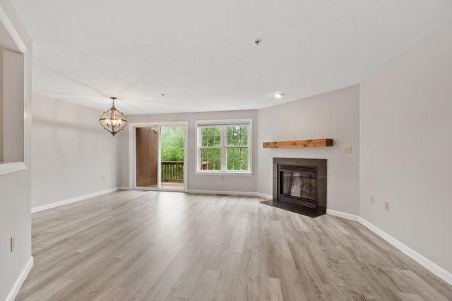 9 Green Briar Rd 9, Fitchburg, MA 01420