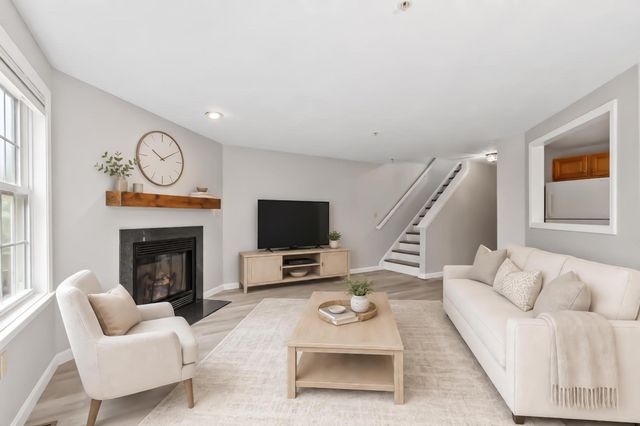 9 Green Briar Rd 9, Fitchburg, MA 01420