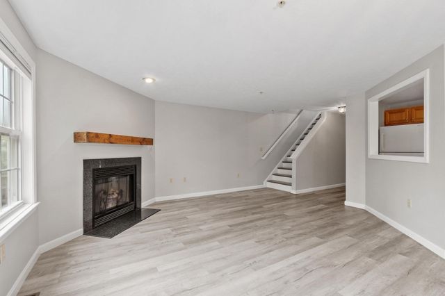 9 Green Briar Rd 9, Fitchburg, MA 01420