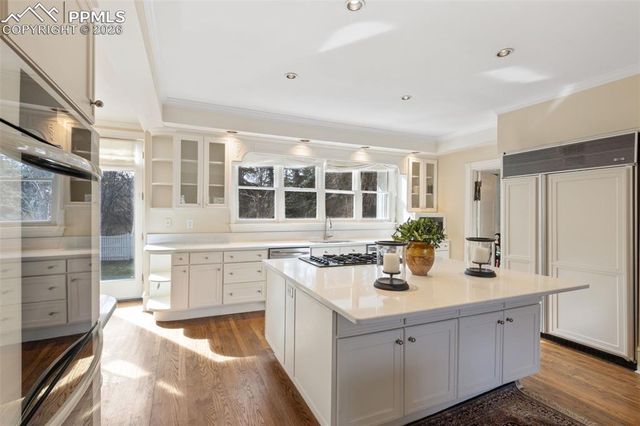 9 Broadmoor Avenue, Colorado Springs, CO 80906