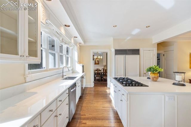 9 Broadmoor Avenue, Colorado Springs, CO 80906