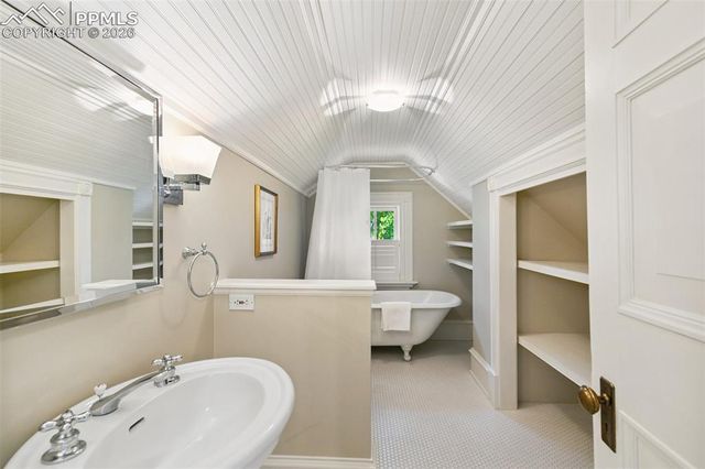 9 Broadmoor Avenue, Colorado Springs, CO 80906