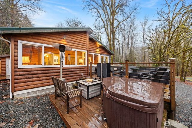 11027 Shuksan Rim Drive, Deming, WA 98244