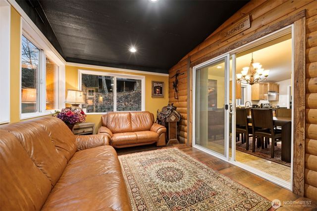 11027 Shuksan Rim Drive, Deming, WA 98244