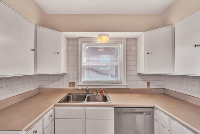 1013 Gardens RD, Roanoke, VA 24014