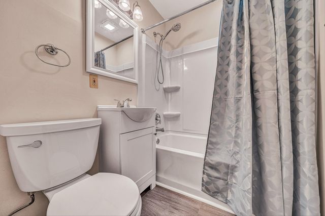 1013 Gardens RD, Roanoke, VA 24014