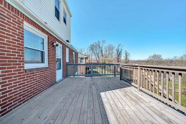 1013 Gardens RD, Roanoke, VA 24014