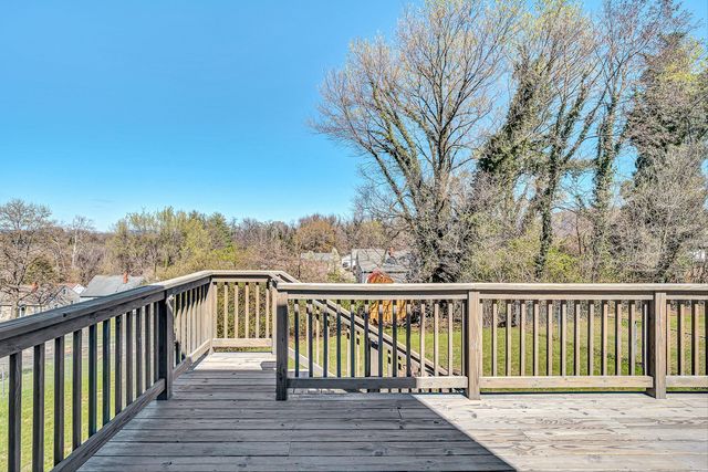 1013 Gardens RD, Roanoke, VA 24014