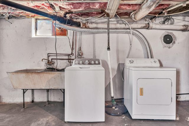 1013 Gardens RD, Roanoke, VA 24014