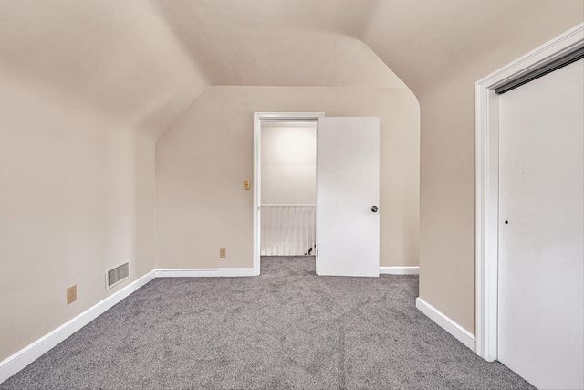 1013 Gardens RD, Roanoke, VA 24014