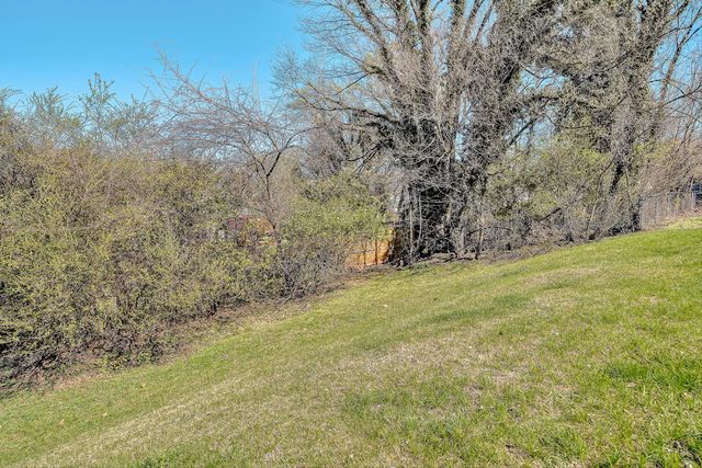 1013 Gardens RD, Roanoke, VA 24014