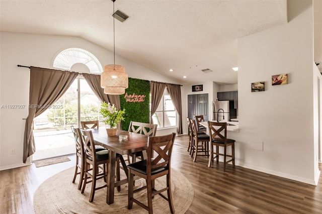 3022 BRANSBURY CT, Kissimmee, FL 34747