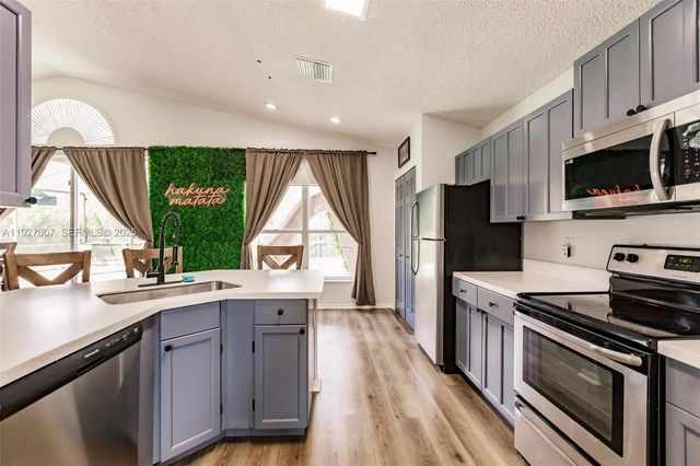 3022 BRANSBURY CT, Kissimmee, FL 34747