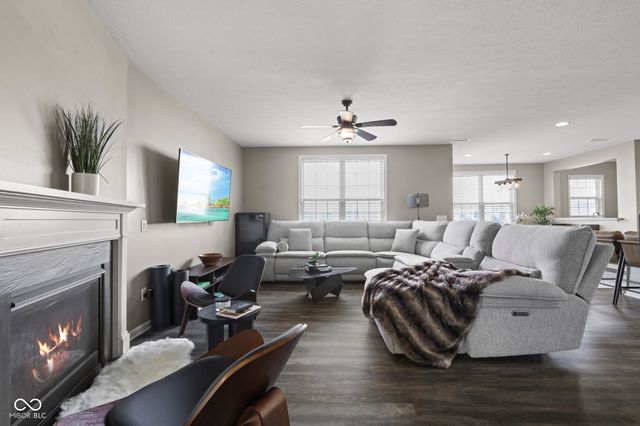 6842 Shooting Star Drive, Whitestown, IN 46075