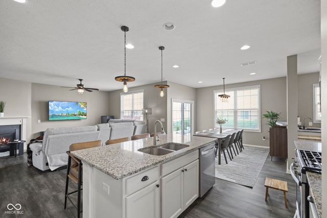 6842 Shooting Star Drive, Whitestown, IN 46075