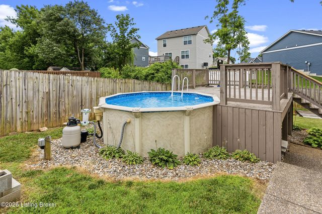 5908 Saddle Blanket Dr, Louisville, KY 40219